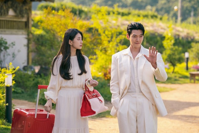 Suzy dan Kim Woo Bin. (Netflix)